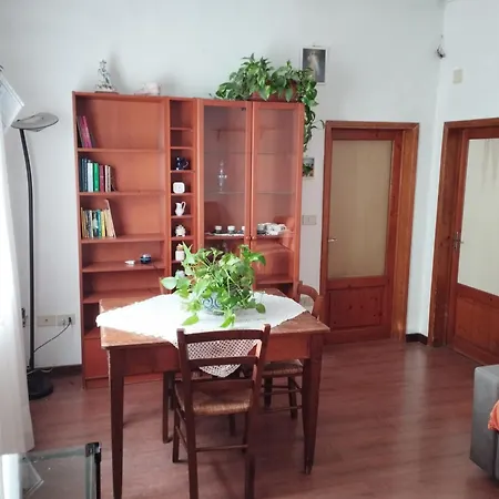 Apartment Roma27 *